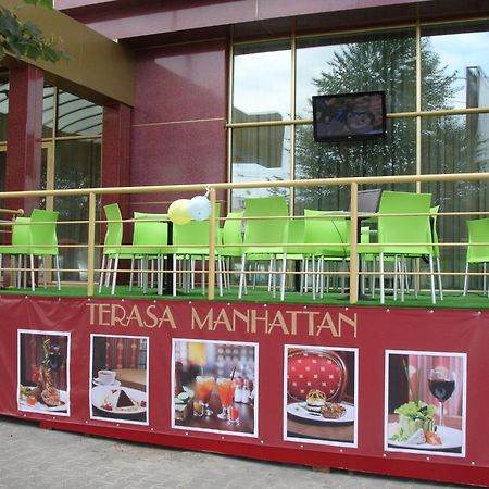 Manhattan Hotel & Restaurant Kisinyov Kültér fotó
