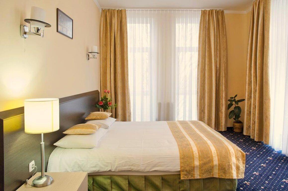 Manhattan Hotel & Restaurant Kisinyov Kültér fotó