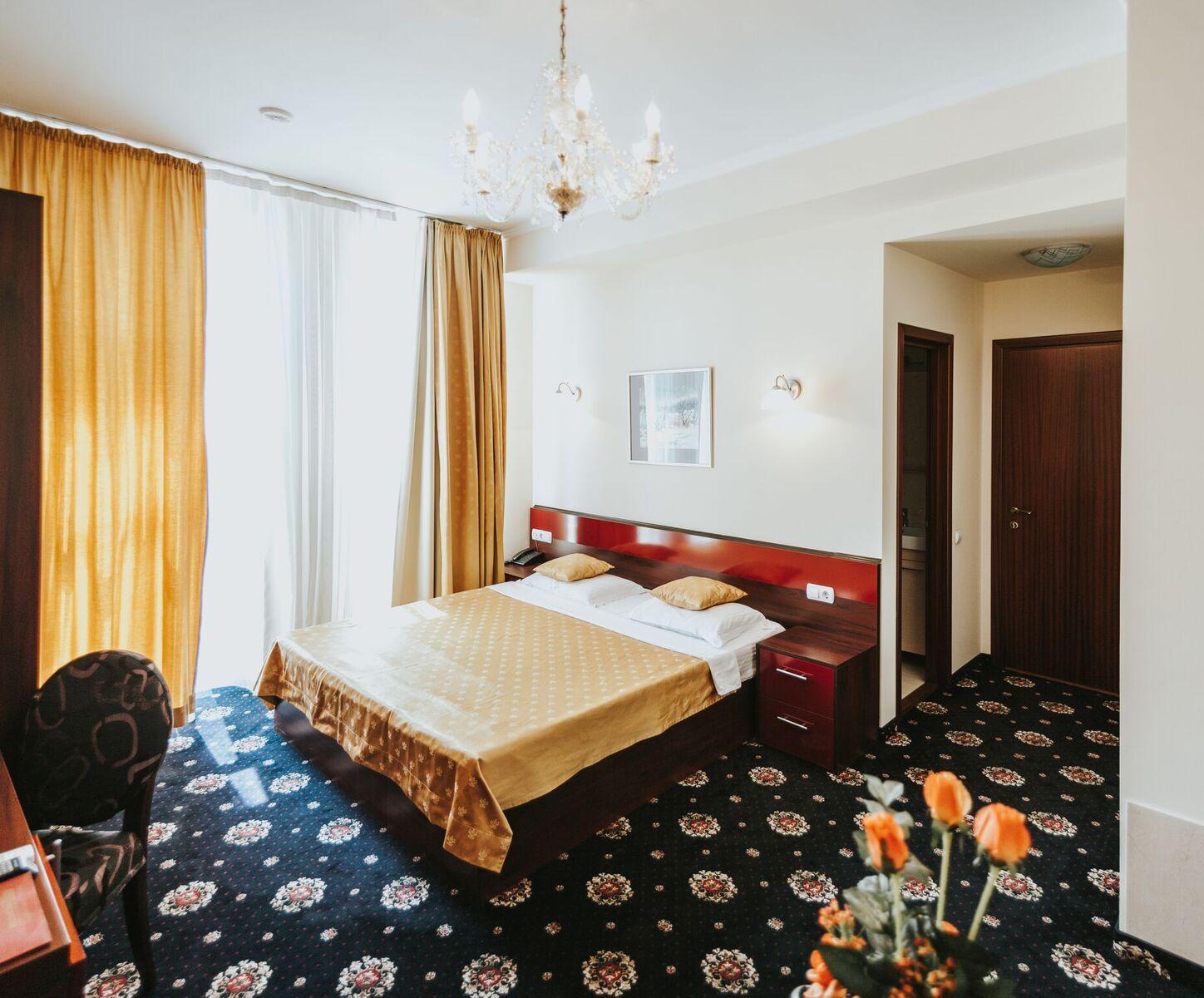 Manhattan Hotel & Restaurant Kisinyov Kültér fotó