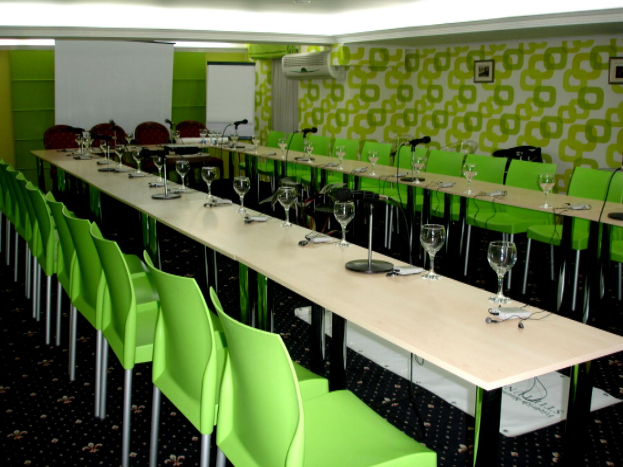 Manhattan Hotel & Restaurant Kisinyov Kültér fotó