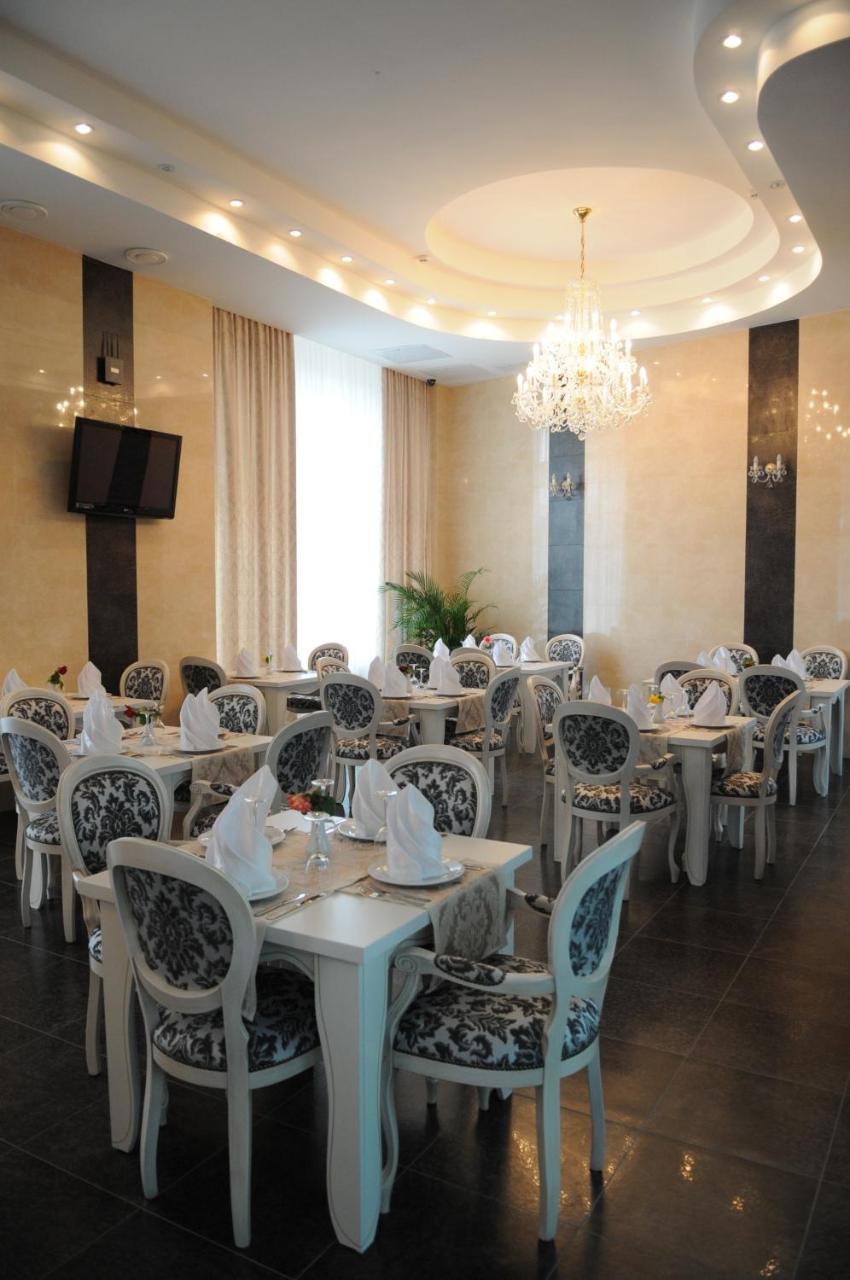 Manhattan Hotel & Restaurant Kisinyov Kültér fotó