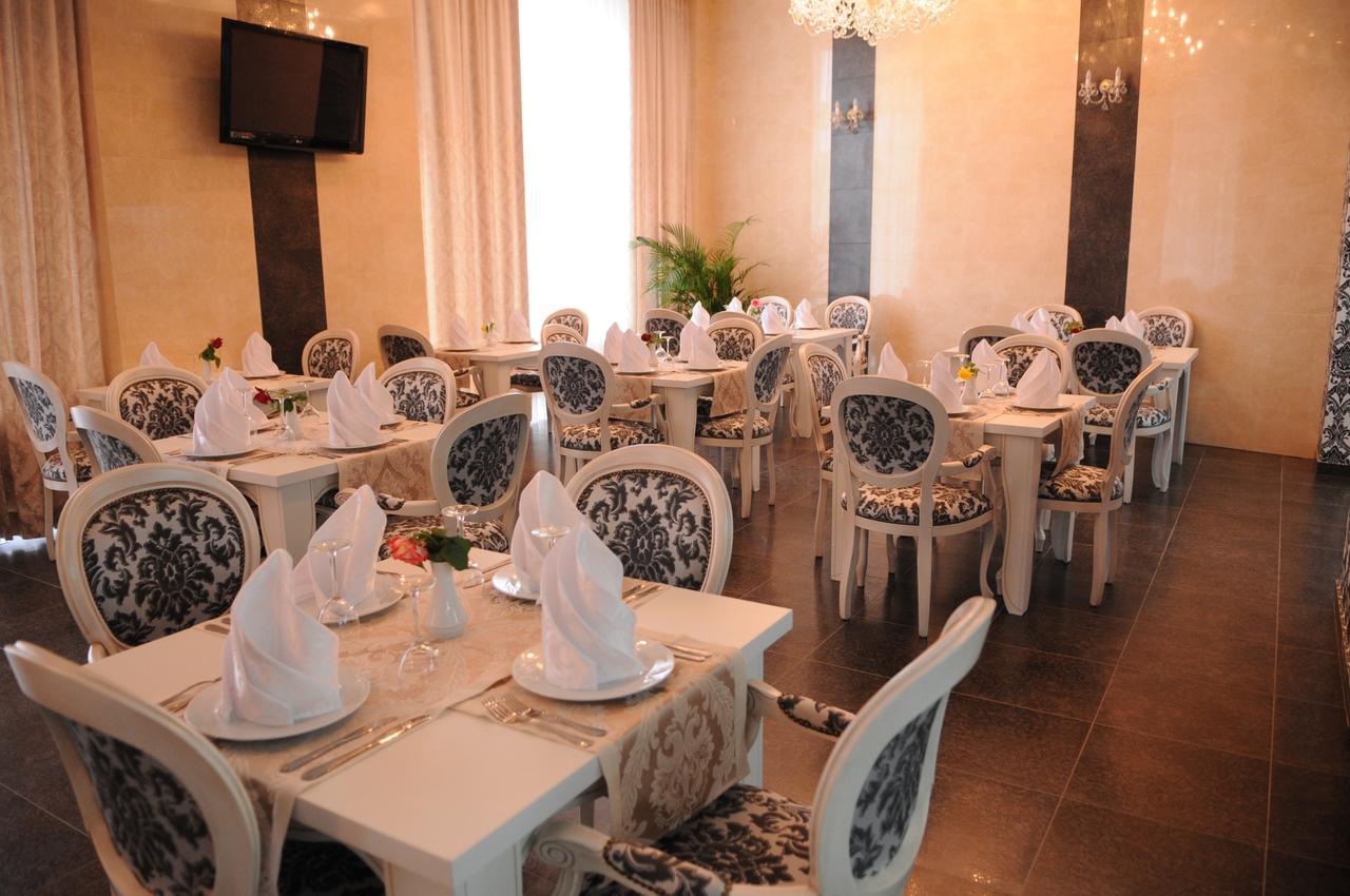 Manhattan Hotel & Restaurant Kisinyov Kültér fotó