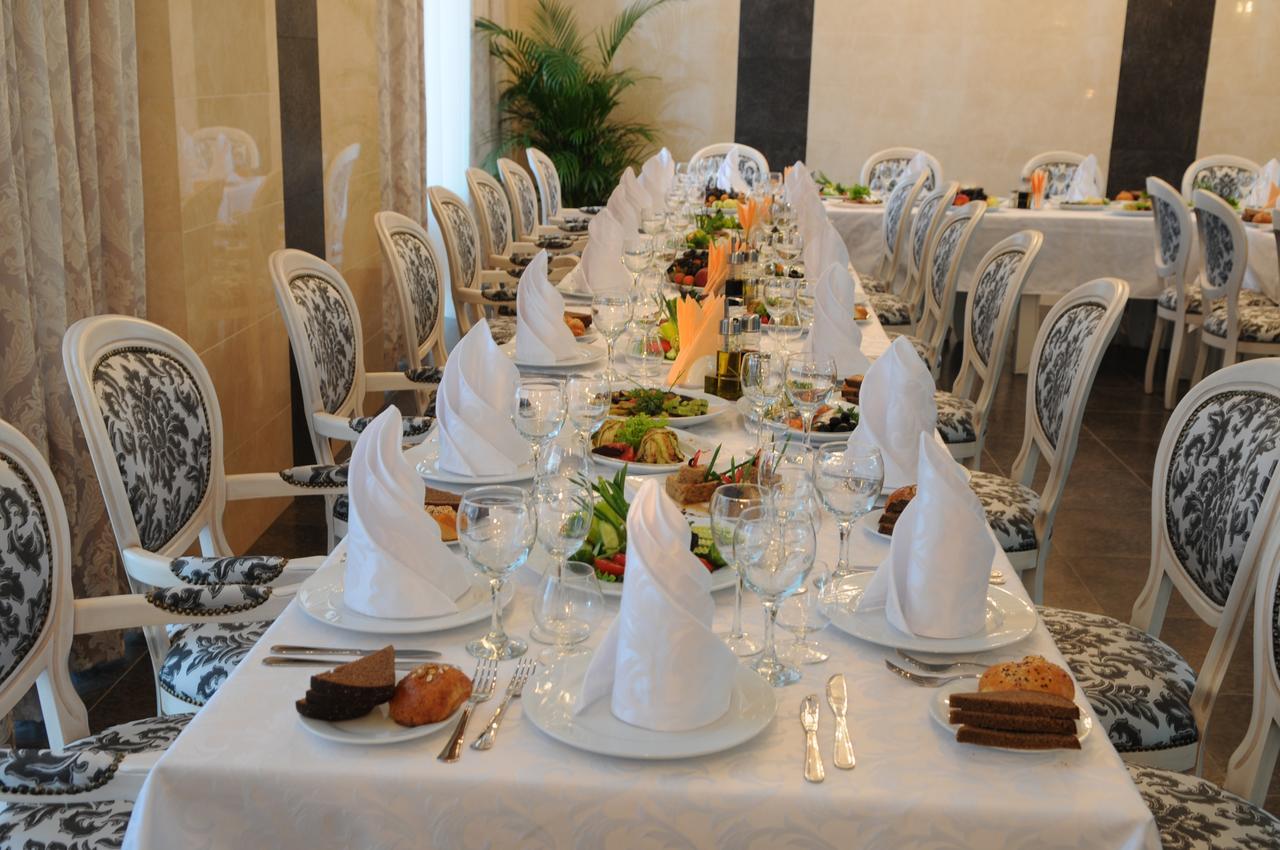 Manhattan Hotel & Restaurant Kisinyov Kültér fotó