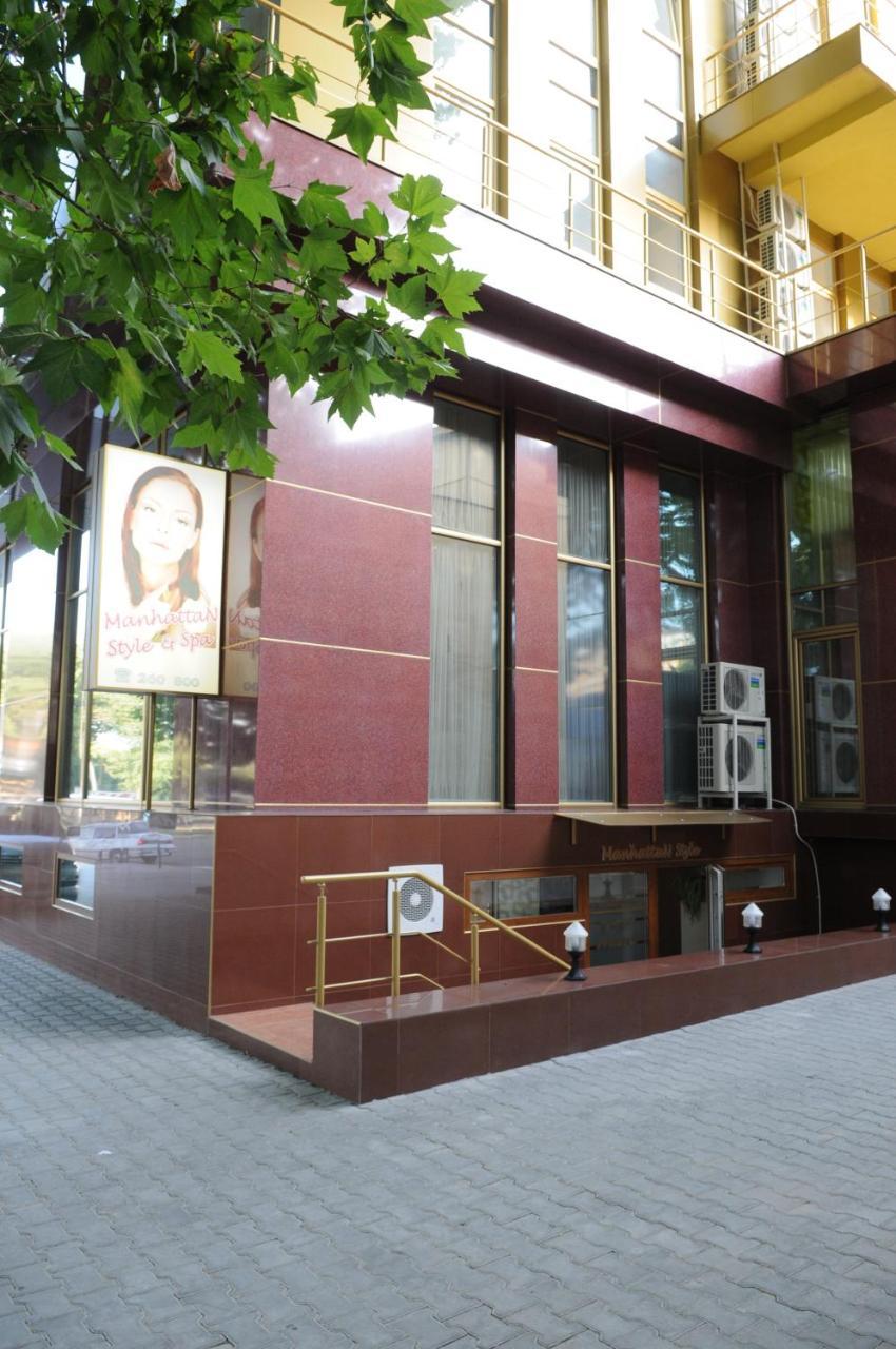 Manhattan Hotel & Restaurant Kisinyov Kültér fotó
